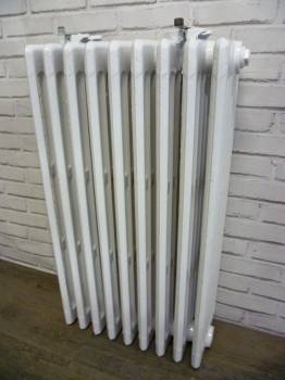 Supports MAXI GR pour tablette installés sur radiateur fonte